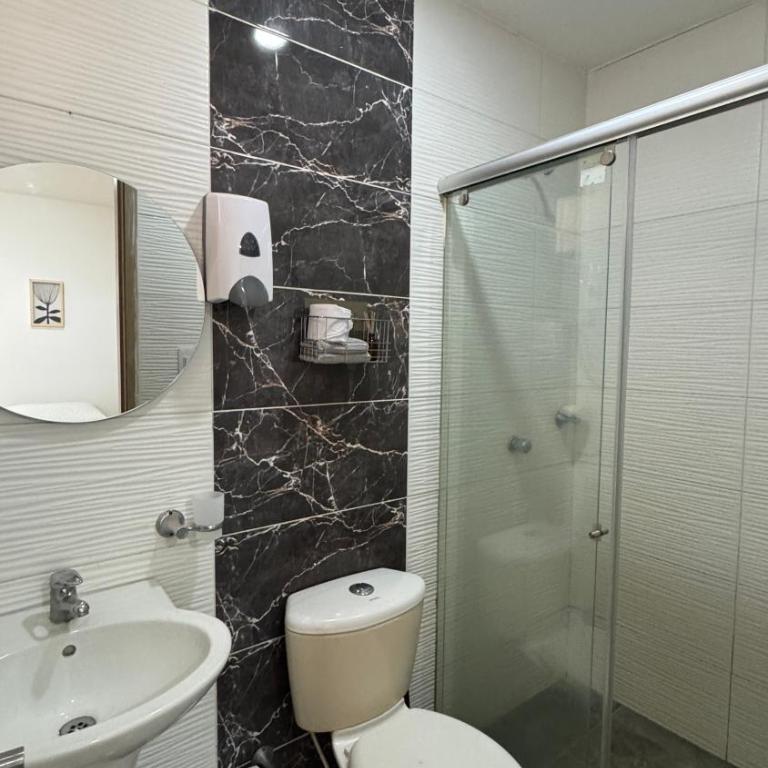 Apto 1BR con Aire cerca Centro Historico y Aeropuerto - Two-Bedroom Apartment - 4