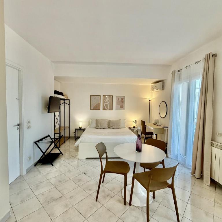 Ma&Mi Guest House - Camera Tripla con Balcone e Vista Mare - 13