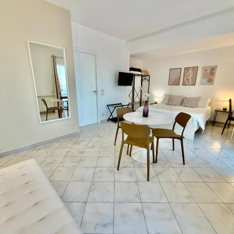 Ma&Mi Guest House - Camera Tripla con Balcone e Vista Mare - 20