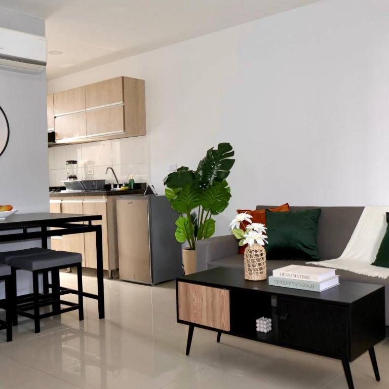 Apto 1BR con Aire cerca Centro Historico y Aeropuerto - Two-Bedroom Apartment - 1