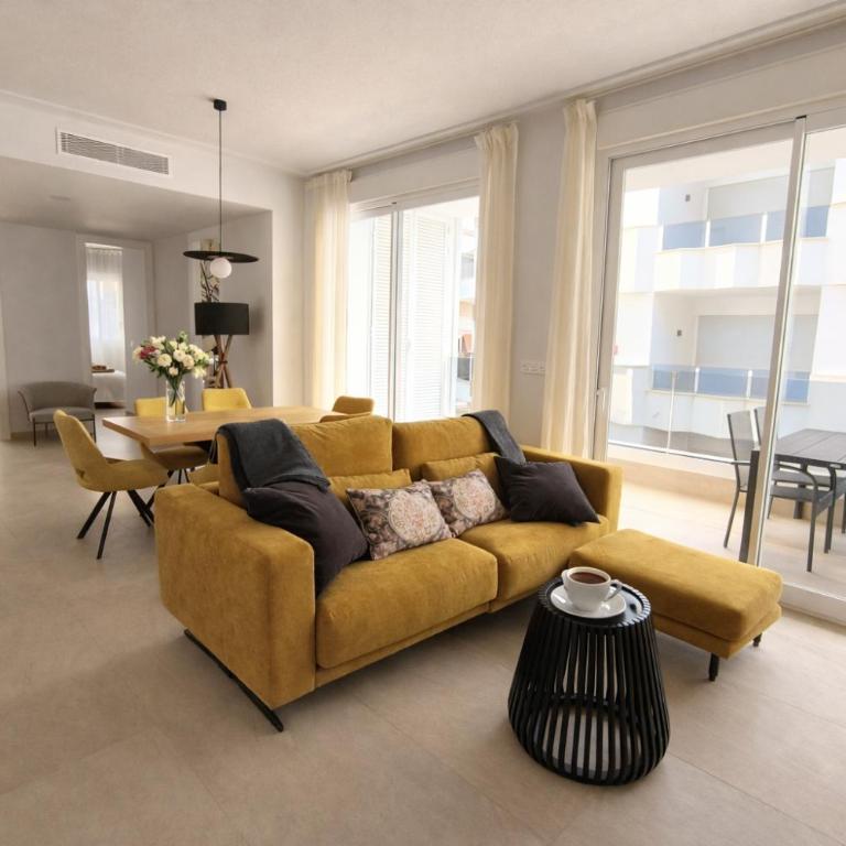 Sunny Waves & Coast 2 Apts, 6BR, AC & Heated POOL - Apartamento Superior - 2