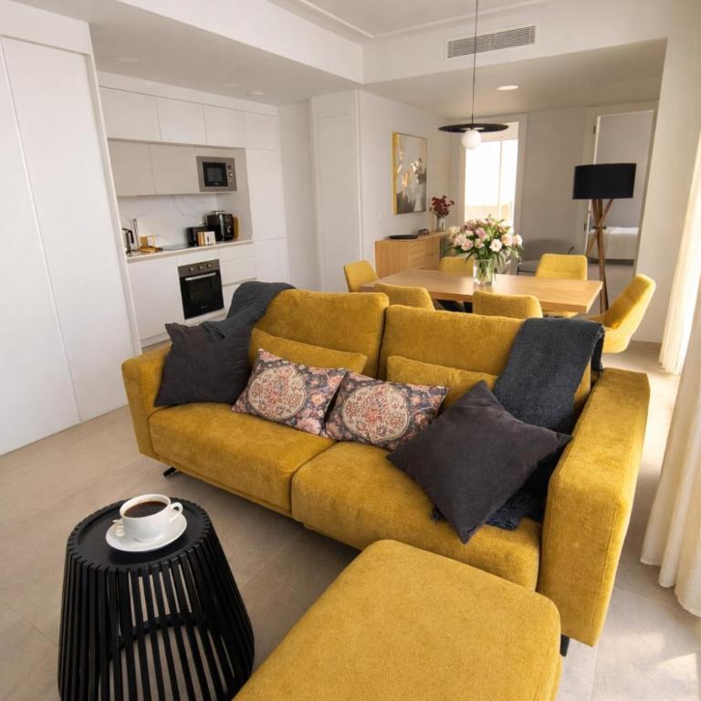Sunny Waves & Coast 2 Apts, 6BR, AC & Heated POOL - Apartamento Superior - 4