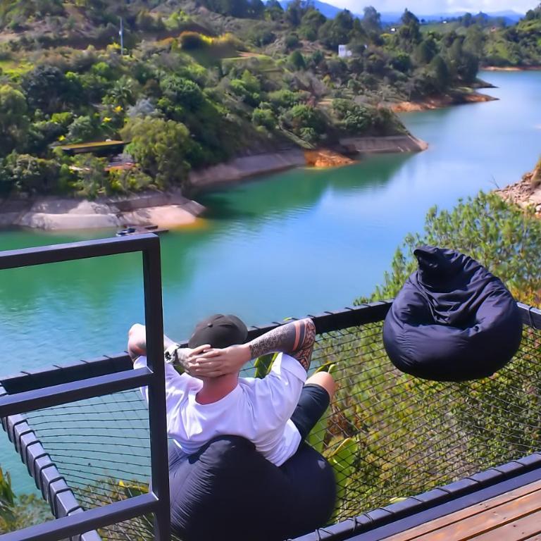 Vista de lujo al embalse guatape con Jacuzzi y Cerca a la piedra del peñol - Three-Bedroom Villa - 14