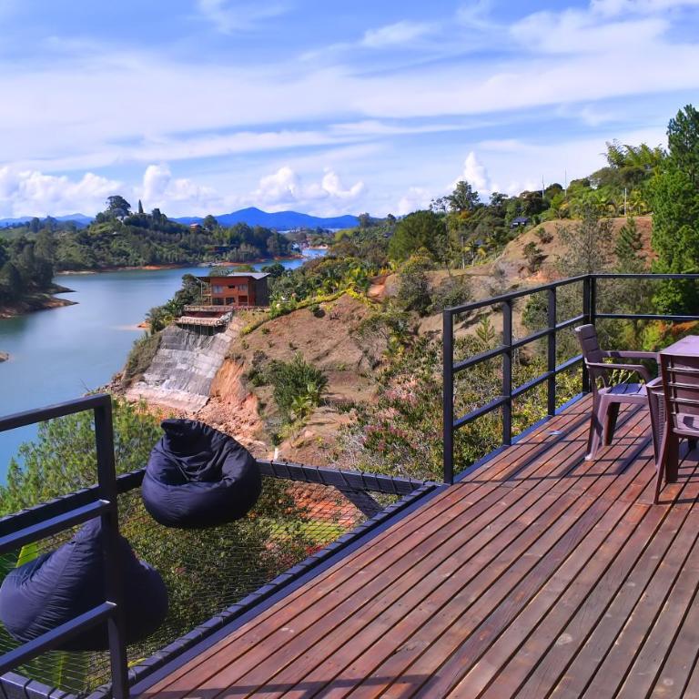 Vista de lujo al embalse guatape con Jacuzzi y Cerca a la piedra del peñol - Three-Bedroom Villa - 20