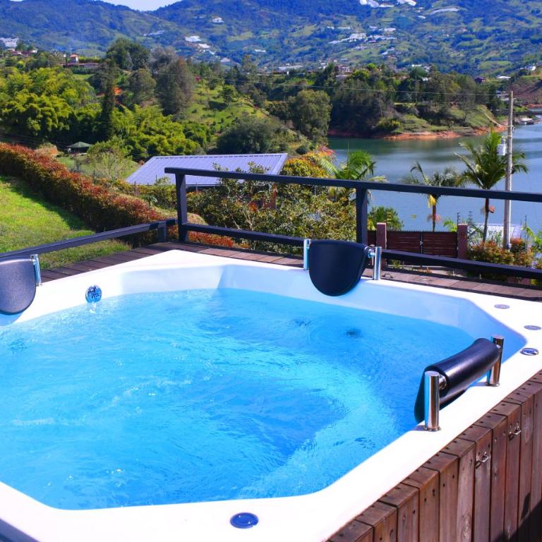 Vista de lujo al embalse guatape con Jacuzzi y Cerca a la piedra del peñol - Three-Bedroom Villa - 24