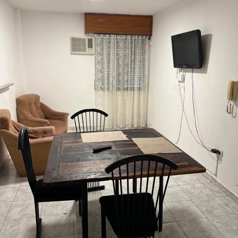 Dpto Alberdi Sobre Avenida Colon - Apartamento - 1