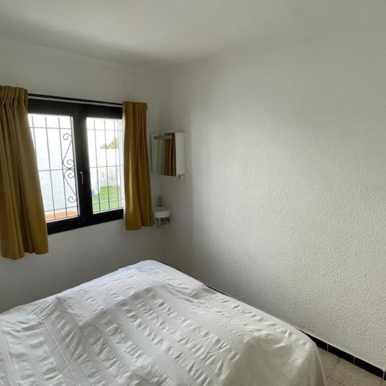 Maison familiale et studio climatisés Service literie - Villa - 2