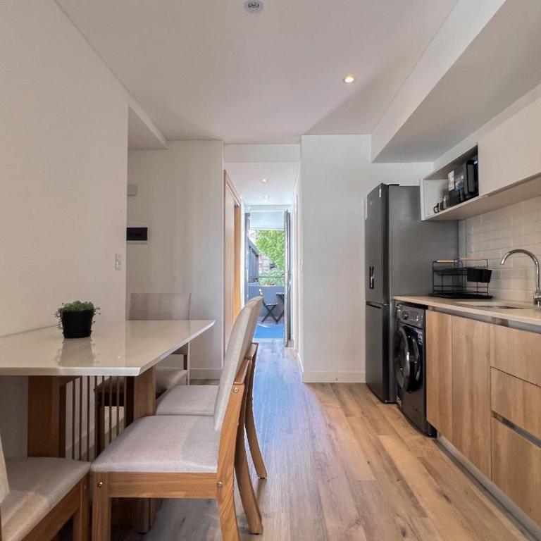 Depto Nayla - Studio en macrocentro para 2 personas con balcon - Hola Sur - Estudio - 7