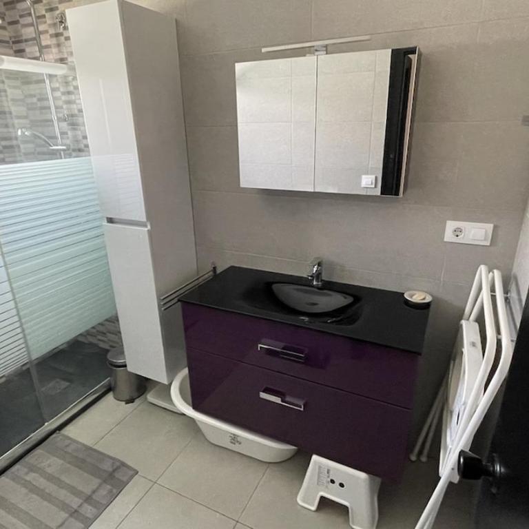 Maison familiale et studio climatisés Service literie - Villa - 9