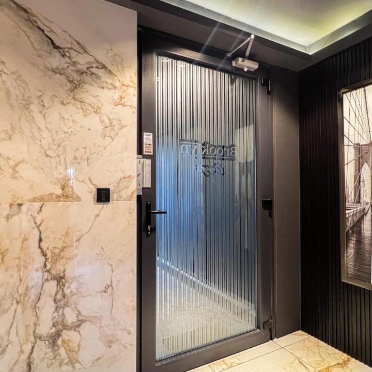 Depto Nayla - Studio en macrocentro para 2 personas con balcon - Hola Sur - Estudio - 13