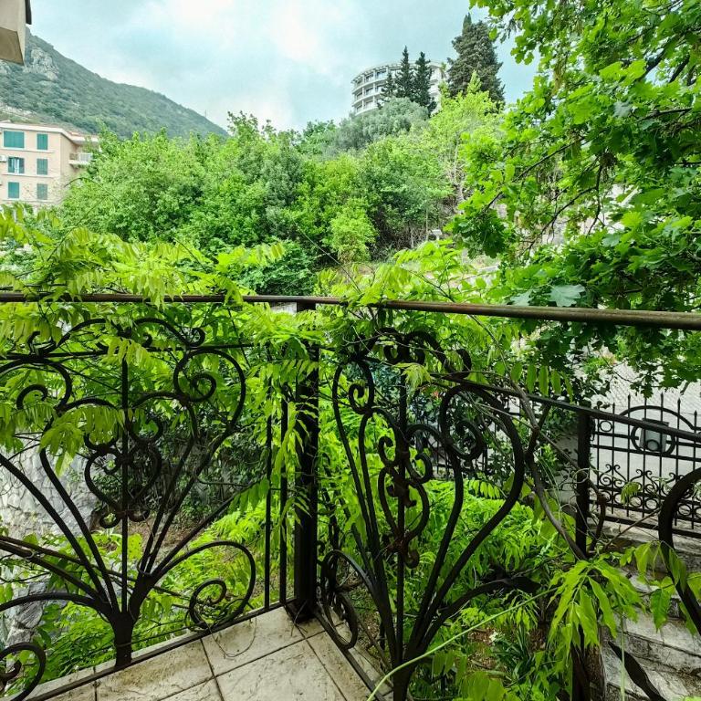 Paradise Garden Villa - Three-Bedroom Apartment - 6