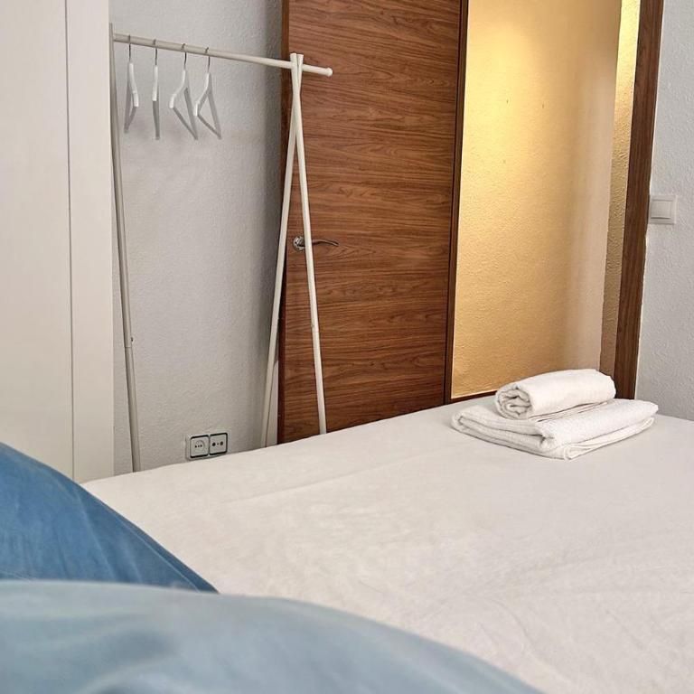 Precioso piso junto Ayuntamiento - Two-Bedroom Apartment - 14