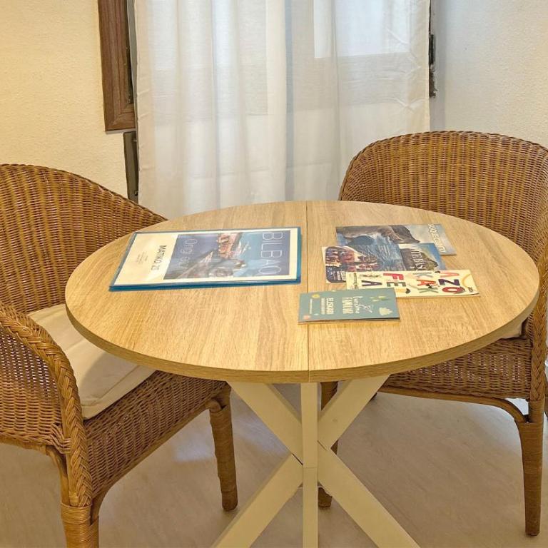 Precioso piso junto Ayuntamiento - Two-Bedroom Apartment - 27