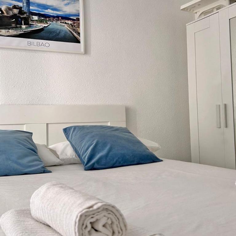 Precioso piso junto Ayuntamiento - Two-Bedroom Apartment - 13