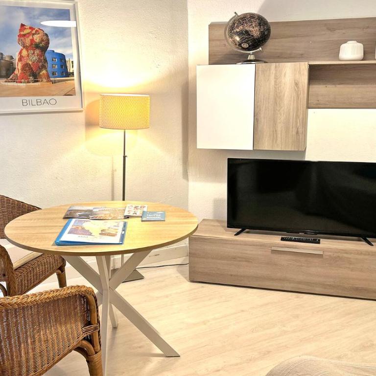 Precioso piso junto Ayuntamiento - Two-Bedroom Apartment - 5