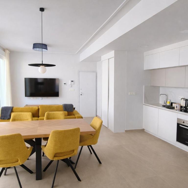 Sunny Waves & Coast 2 Apts, 6BR, AC & Heated POOL - Apartamento Superior - 9