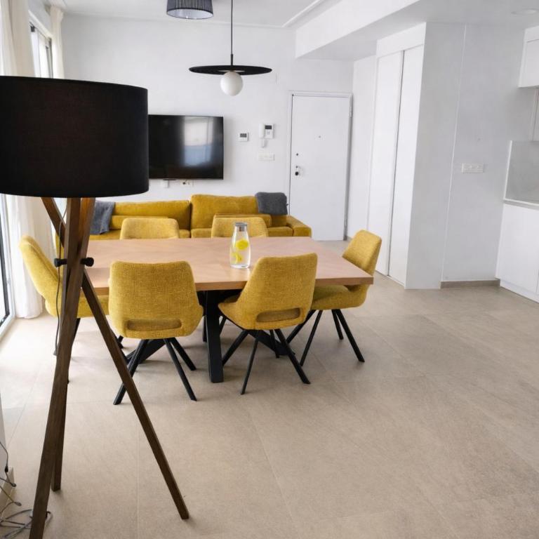 Sunny Waves & Coast 2 Apts, 6BR, AC & Heated POOL - Apartamento Superior - 11