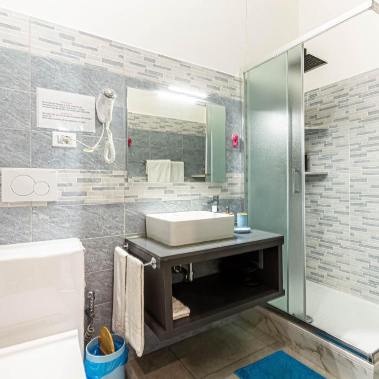 Titi Rooms - Camera Tripla con Bagno Privato Esterno - 3