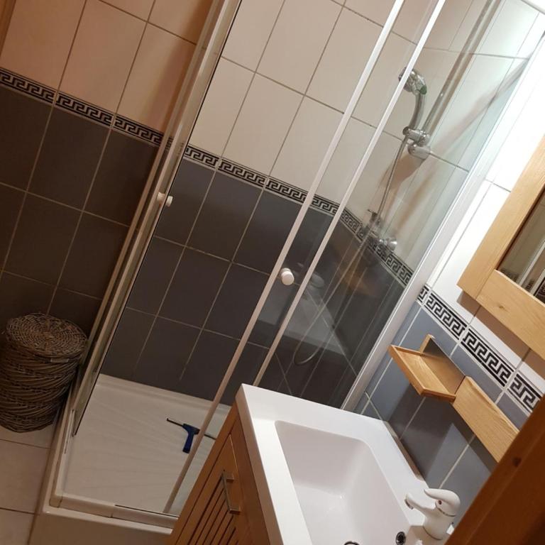Grenoble Foch, 1bedroom apartment kitchen, unobstructed view, tram, train station, shops - Apartamento de 1 dormitorio - 9