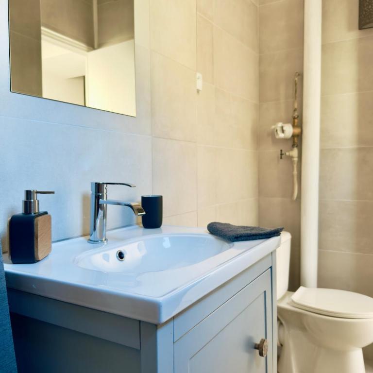 Cozy T3 center Ajaccio Family Balcony AC - Appartamento con 2 Camere da Letto e Balcone - 3
