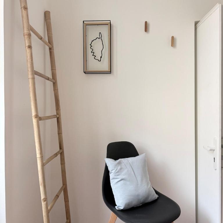 Cozy T3 center Ajaccio Family Balcony AC - Appartamento con 2 Camere da Letto e Balcone - 16