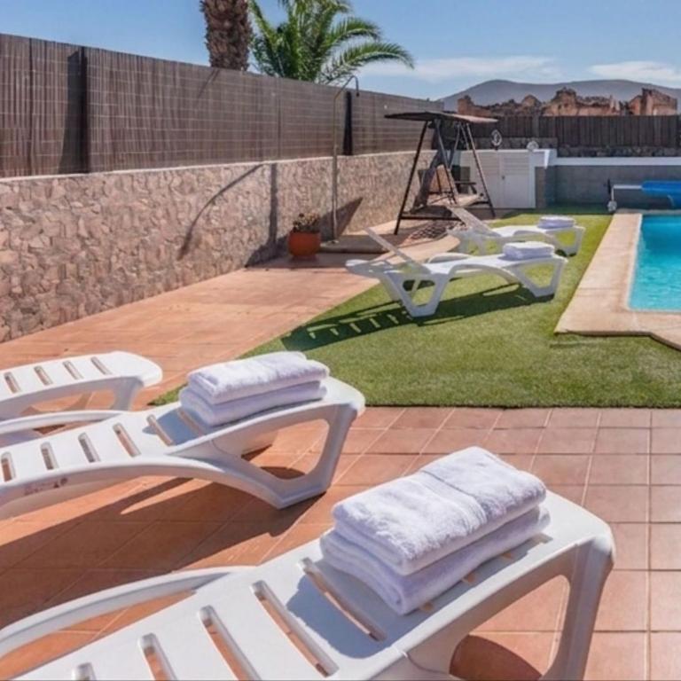 Villa Calma Private Pool La Oliva By Holidays Home - Villa con piscina privada - 2