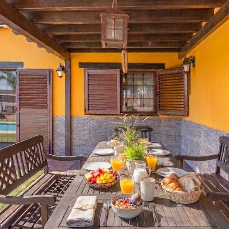 Villa Calma Private Pool La Oliva By Holidays Home - Villa con piscina privada - 4