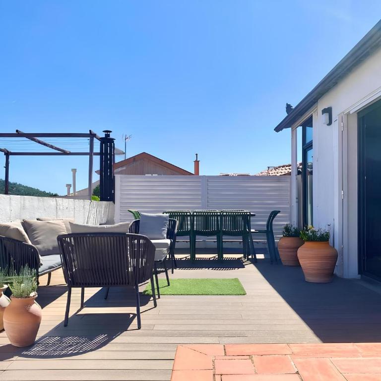 Penthouse with amazing terrace, 9p 3bd - Three-Bedroom Apartment - 4