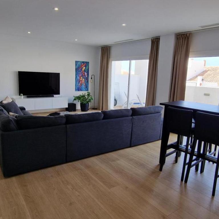 Scandinavian Modern Villa in Benalmádena - Villa - 8