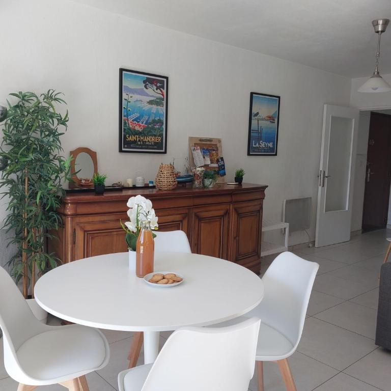 Appartement lumineux de 55 m2 avec 2 chambres, jardin de 90m2 et accès plage et commerces à pied - Apartment mit 2 Schlafzimmern - 1