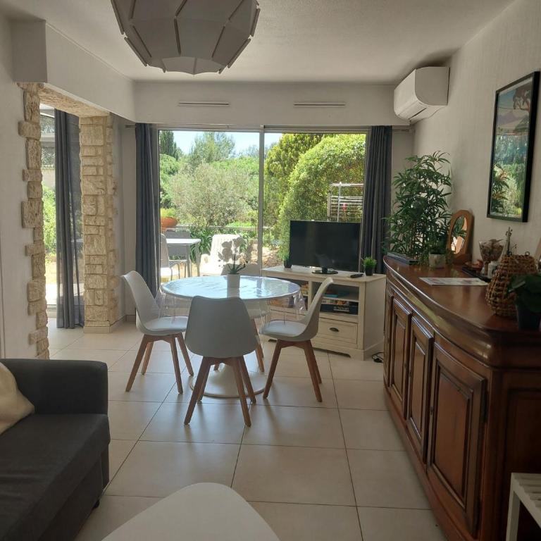 Appartement lumineux de 55 m2 avec 2 chambres, jardin de 90m2 et accès plage et commerces à pied - Apartment mit 2 Schlafzimmern - 9