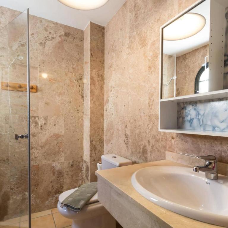 Villa Marnie by Villa Plus - Villa - 16