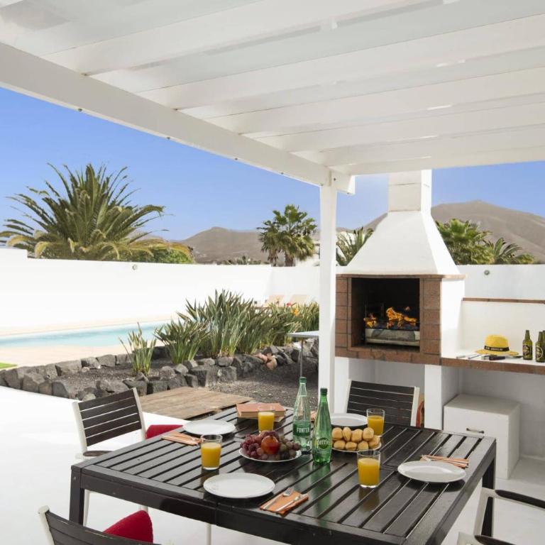Villa Lomo Blanco by Villa Plus - Villa - 4