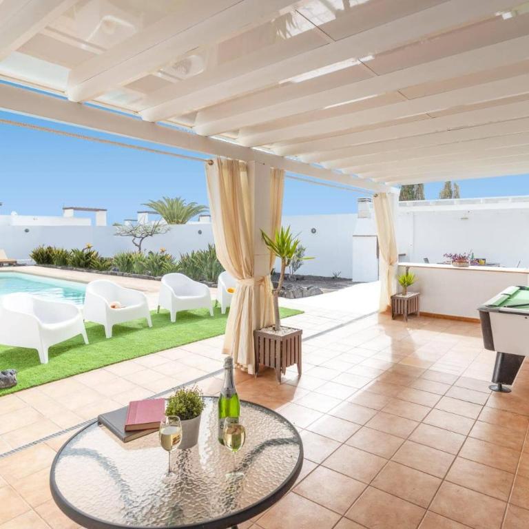 Villa Lomo Blanco by Villa Plus - Villa - 8