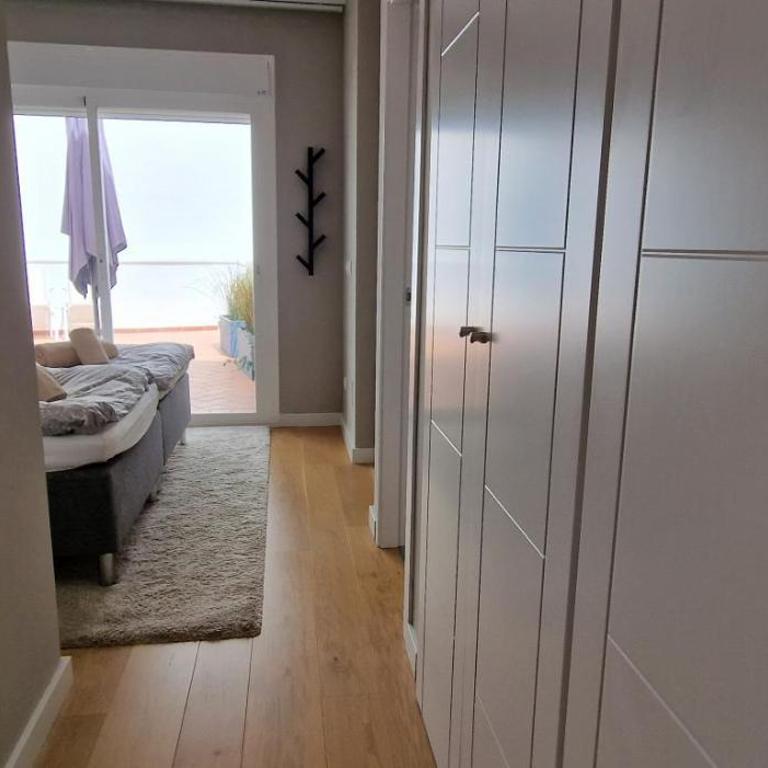 Scandinavian Modern Villa in Benalmádena - Villa - 24