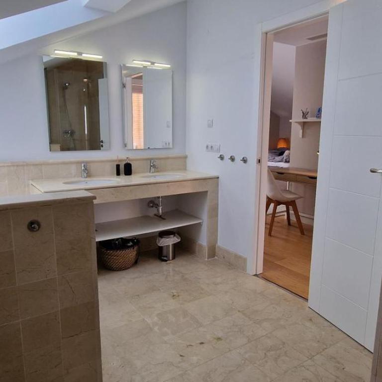 Scandinavian Modern Villa in Benalmádena - Villa - 35