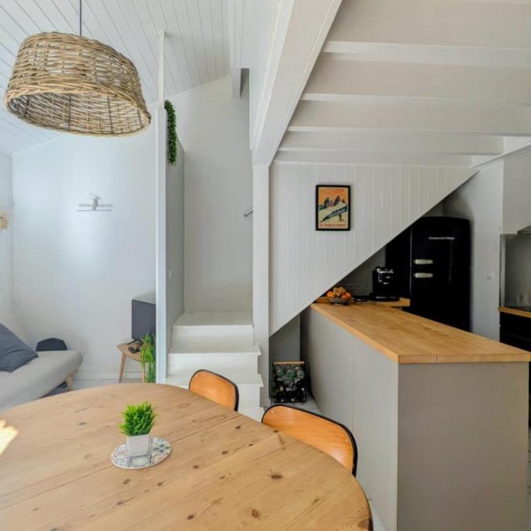 Lacanau Océan, maison 6p, grande terrasse sous les pins, golf, piscine & océan à vélo - Four-Bedroom House - 10