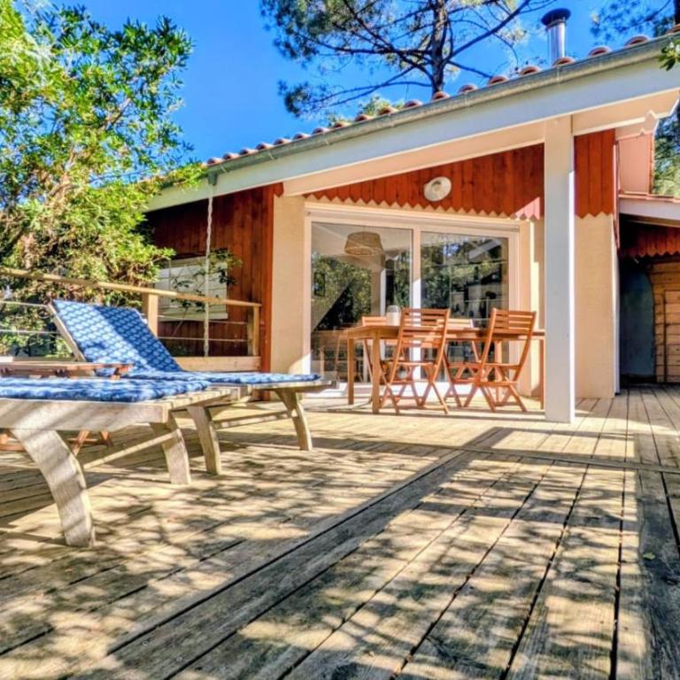 Lacanau Océan, maison 6p, grande terrasse sous les pins, golf, piscine & océan à vélo - Four-Bedroom House - 3