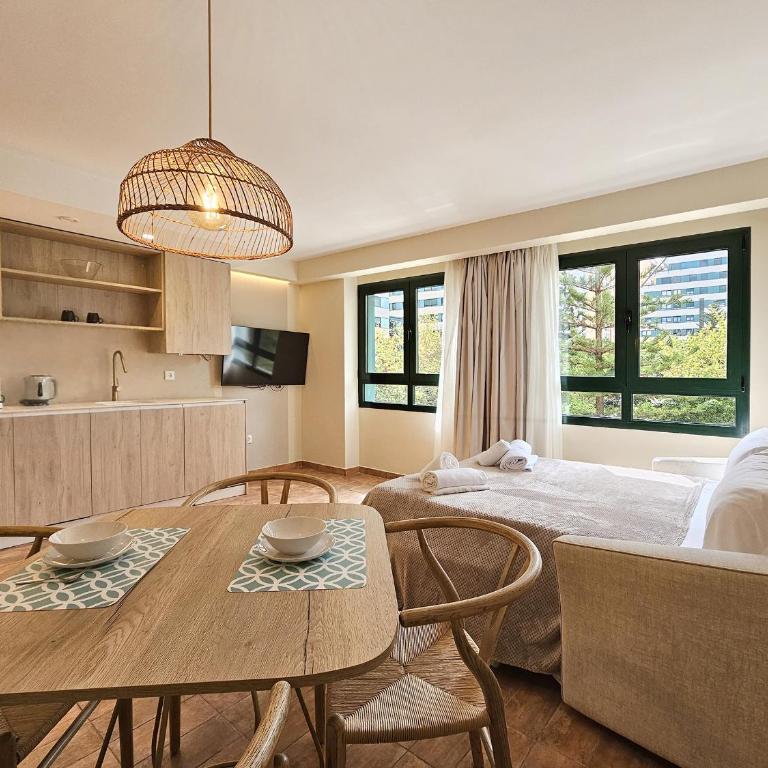 Apartamentos Las Ciencias - Estudio con vistas al jardín - 1