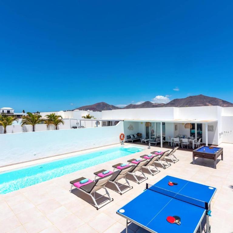 Villa Cala by Villa Plus - Villa - 1