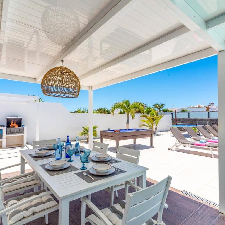 Villa Cala by Villa Plus - Villa - 3