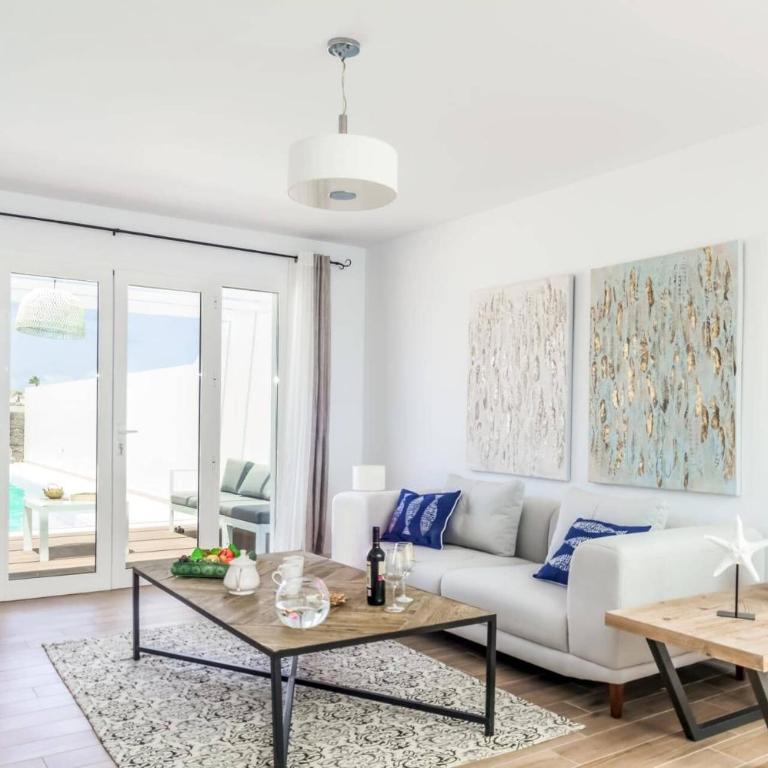 Villa Cala by Villa Plus - Villa - 4