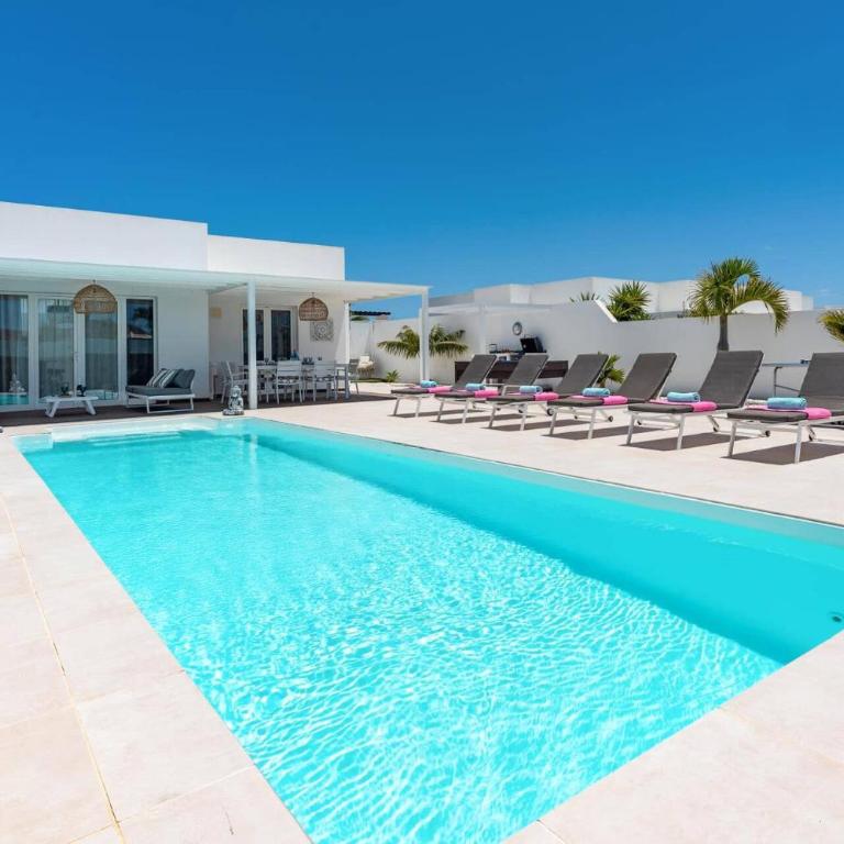 Villa Cala by Villa Plus - Villa - 17