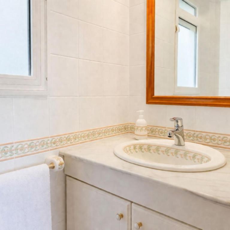 Charming Sitges Apartment with Shared Pool City Views - Apartamento - 15