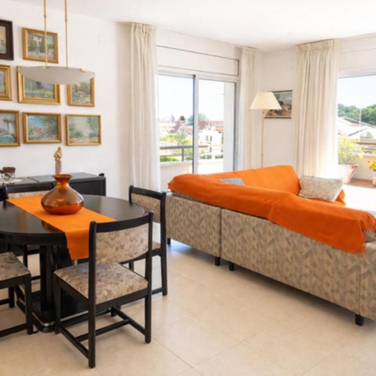 Charming Sitges Apartment with Shared Pool City Views - Apartamento - 8