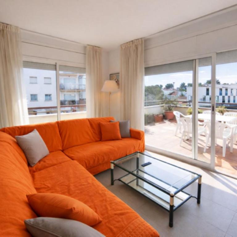 Charming Sitges Apartment with Shared Pool City Views - Apartamento - 7