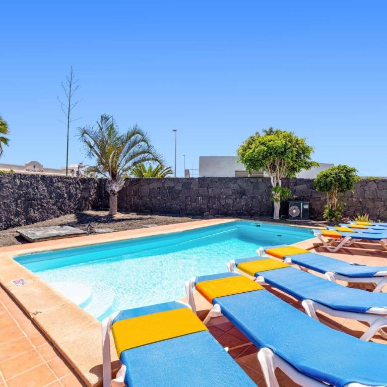 Villa Zoe by Villa Plus - Villa - 2
