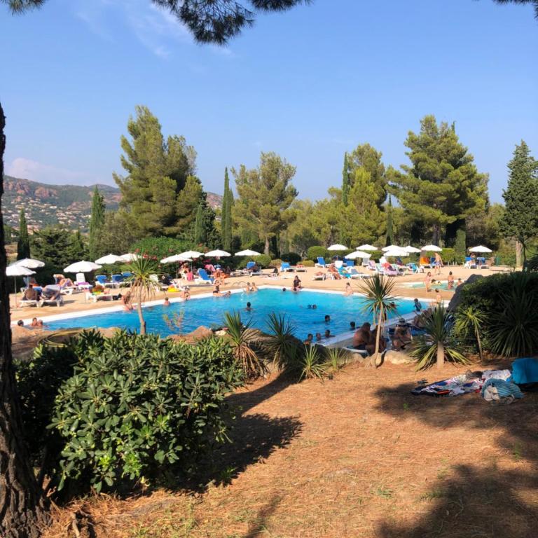 Vacances Cap Esterel PESSY appart 4 personnes avec une magnifique vue mer piscines et massif de l Esterel - Appartement 1 Chambre - 19