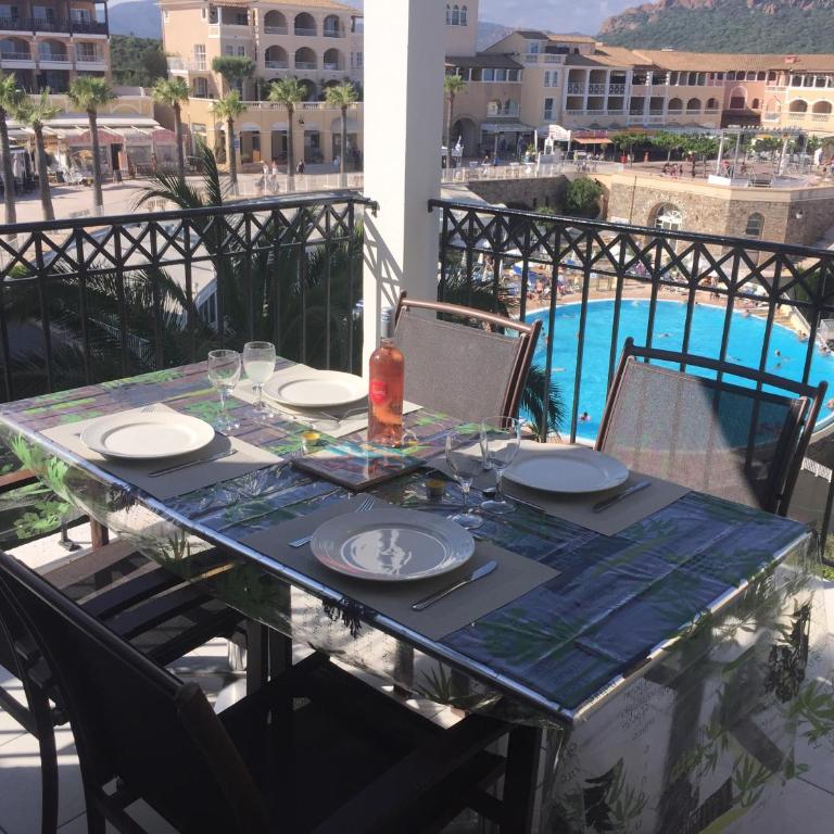 Vacances Cap Esterel PESSY appart 4 personnes avec une magnifique vue mer piscines et massif de l Esterel - Appartement 1 Chambre - 2