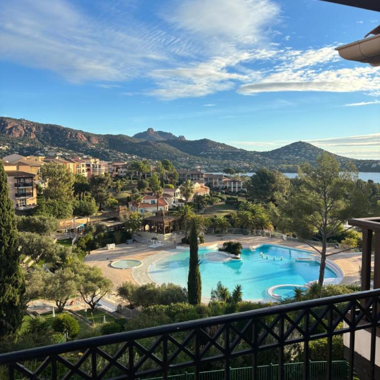 Vacances Cap Esterel PESSY appart 4 personnes avec une magnifique vue mer piscines et massif de l Esterel - Appartement 1 Chambre - 1